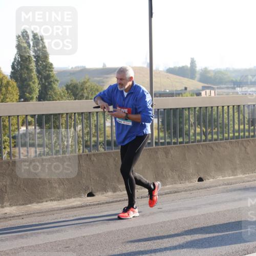 03.10.2025 - Köhlbrandbrückenlauf Lena Gebhardt http://msf.ph/oto/9045102 03.10.2025 09:27:33 Position 1  meine-sportfotos.de
