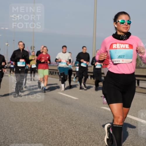 03.10.2025 - Köhlbrandbrückenlauf Fabian Wolf http://msf.ph/oto/9045117 03.10.2025 09:57:35 Position 3 3827 meine-sportfotos.de
