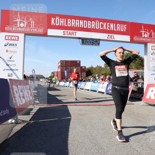 03.10.2025 - Köhlbrandbrückenlauf Lena Gebhardt http://msf.ph/oto/9045118 03.10.2025 13:00:53 Ziel 4018, 4069, 4177, 4820, 6042, 6464, 6525 meine-sportfotos.de