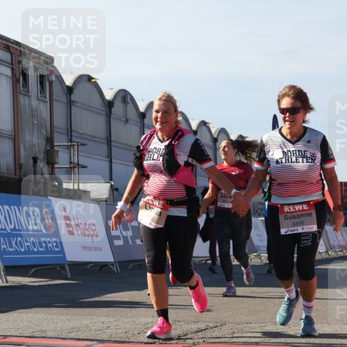 03.10.2025 - Köhlbrandbrückenlauf Luisa Fischer http://msf.ph/oto/9045119 03.10.2025 13:44:00 Ziel 4295, 5351, 5445, 6010, 6011, 6550 meine-sportfotos.de
