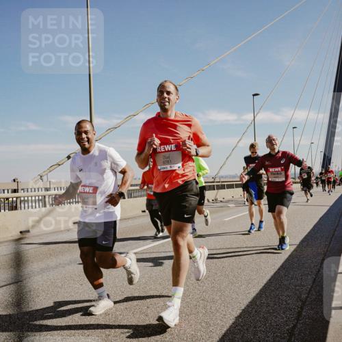 03.10.2025 - Köhlbrandbrückenlauf Michael Burmester http://msf.ph/oto/9045121 03.10.2025 12:27:14 Position 1 6781 meine-sportfotos.de