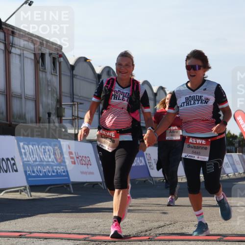 03.10.2025 - Köhlbrandbrückenlauf Luisa Fischer http://msf.ph/oto/9045122 03.10.2025 13:44:01 Ziel 4295, 5351, 5445, 6010, 6011, 6550 meine-sportfotos.de