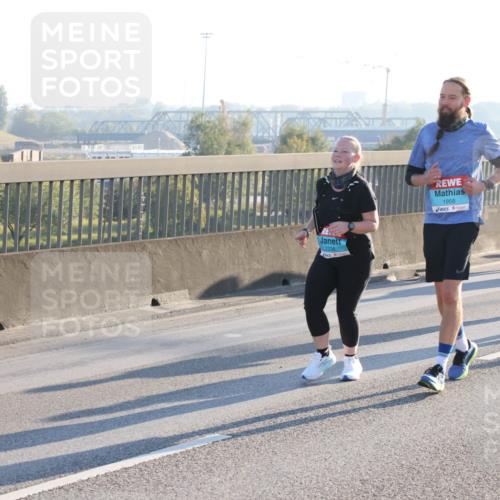 03.10.2025 - Köhlbrandbrückenlauf Lena Gebhardt http://msf.ph/oto/9045125 03.10.2025 09:27:34 Position 1 1958 meine-sportfotos.de