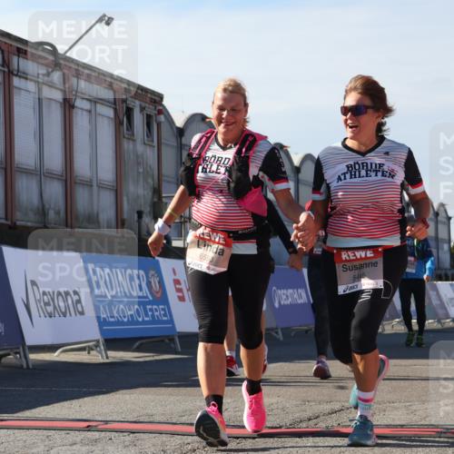 03.10.2025 - Köhlbrandbrückenlauf Luisa Fischer http://msf.ph/oto/9045127 03.10.2025 13:44:01 Ziel 4295, 5351, 5445, 6010, 6011, 6550 meine-sportfotos.de