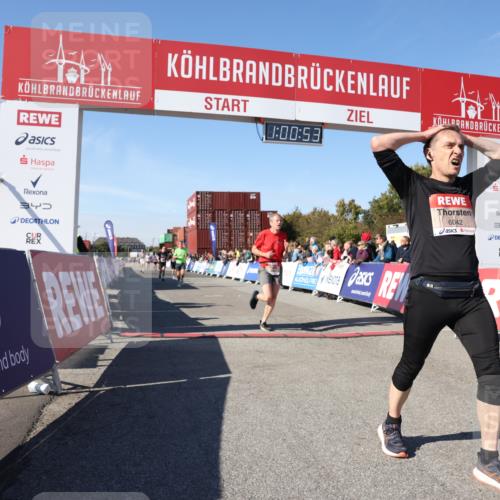 03.10.2025 - Köhlbrandbrückenlauf Lena Gebhardt http://msf.ph/oto/9045130 03.10.2025 13:00:53 Ziel 4018, 4069, 4177, 4820, 6042, 6464, 6525 meine-sportfotos.de