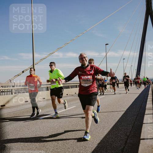 03.10.2025 - Köhlbrandbrückenlauf Michael Burmester http://msf.ph/oto/9045131 03.10.2025 12:27:15 Position 1 4421 meine-sportfotos.de