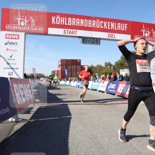 03.10.2025 - Köhlbrandbrückenlauf Lena Gebhardt http://msf.ph/oto/9045135 03.10.2025 13:00:53 Ziel 4018, 4069, 4177, 4820, 6042, 6464, 6525 meine-sportfotos.de