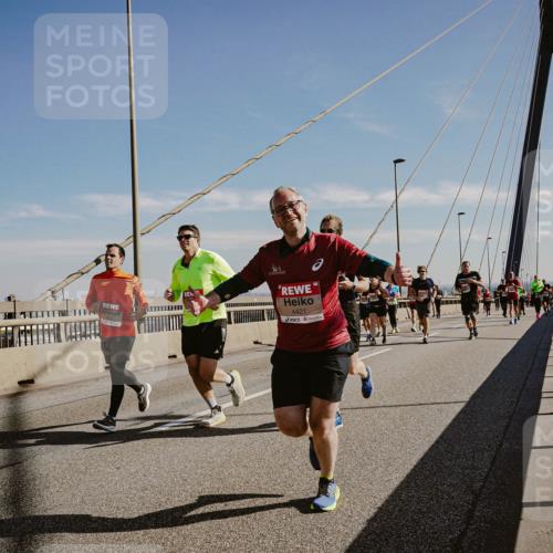 03.10.2025 - Köhlbrandbrückenlauf Michael Burmester http://msf.ph/oto/9045137 03.10.2025 12:27:15 Position 1 4421 meine-sportfotos.de