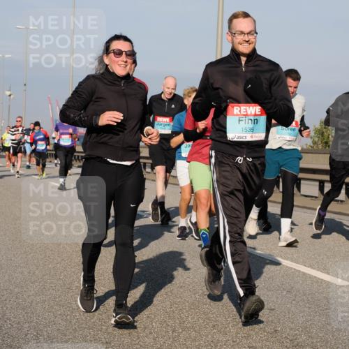 03.10.2025 - Köhlbrandbrückenlauf Fabian Wolf http://msf.ph/oto/9045139 03.10.2025 09:57:37 Position 3 1848, 1535, 1782, 1588 meine-sportfotos.de