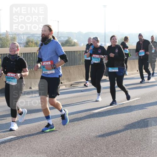 03.10.2025 - Köhlbrandbrückenlauf Lena Gebhardt http://msf.ph/oto/9045142 03.10.2025 09:27:35 Position 1 2238, 1749, 2041 meine-sportfotos.de