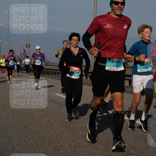 03.10.2025 - Köhlbrandbrückenlauf Fabian Wolf http://msf.ph/oto/9045147 03.10.2025 09:57:39 Position 3 805, 1195, 3126 meine-sportfotos.de