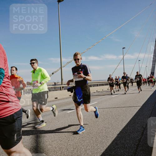 03.10.2025 - Köhlbrandbrückenlauf Michael Burmester http://msf.ph/oto/9045148 03.10.2025 12:27:16 Position 1  meine-sportfotos.de