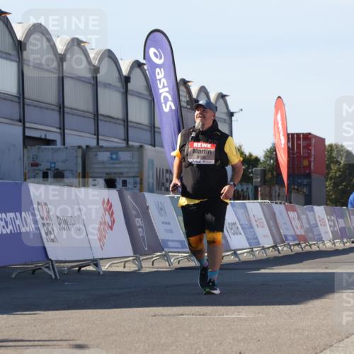 03.10.2025 - Köhlbrandbrückenlauf Luisa Fischer http://msf.ph/oto/9045168 03.10.2025 13:44:07 Ziel 4295, 4906, 5415, 5416, 5445, 6010, 6011, 6550 meine-sportfotos.de