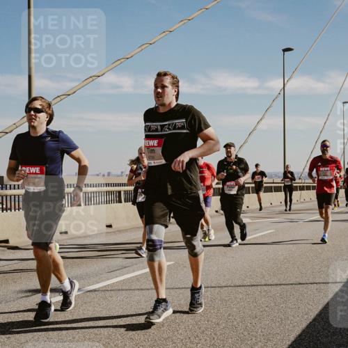 03.10.2025 - Köhlbrandbrückenlauf Michael Burmester http://msf.ph/oto/9045170 03.10.2025 12:27:19 Position 1 4738, 4730 meine-sportfotos.de