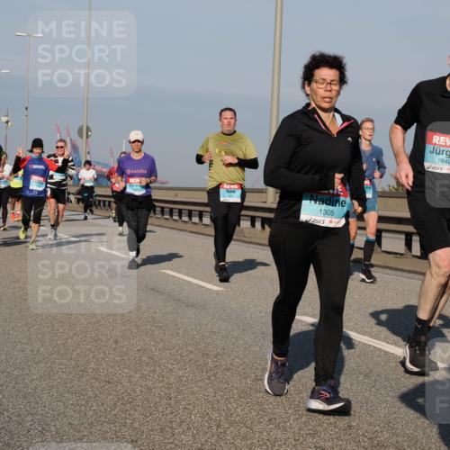 03.10.2025 - Köhlbrandbrückenlauf Fabian Wolf http://msf.ph/oto/9045173 03.10.2025 09:57:39 Position 3 2986, 1665, 1305, 1848 meine-sportfotos.de