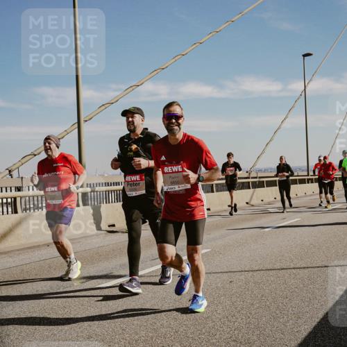 03.10.2025 - Köhlbrandbrückenlauf Michael Burmester http://msf.ph/oto/9045192 03.10.2025 12:27:21 Position 1 6326, 6850 meine-sportfotos.de