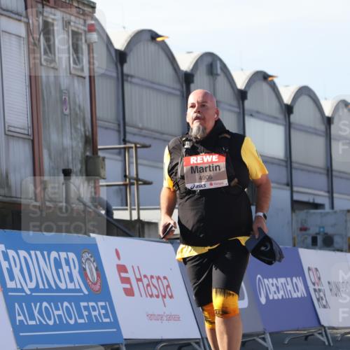 03.10.2025 - Köhlbrandbrückenlauf Luisa Fischer http://msf.ph/oto/9045197 03.10.2025 13:44:10 Ziel 4906, 5415, 5416, 5445, 6010, 6011, 6550 meine-sportfotos.de
