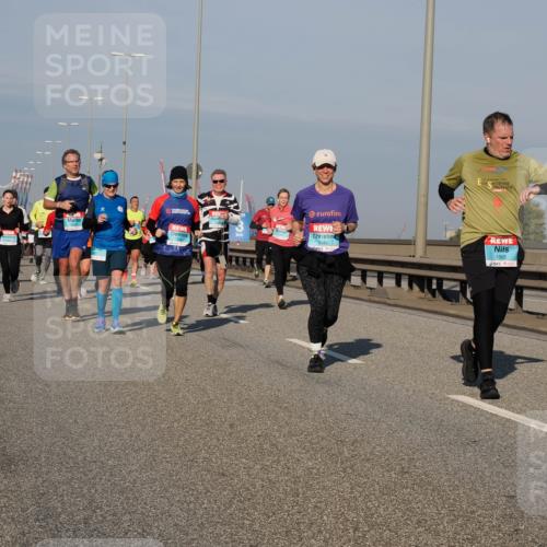 03.10.2025 - Köhlbrandbrückenlauf Fabian Wolf http://msf.ph/oto/9045217 03.10.2025 09:57:41 Position 3 2986, 1665 meine-sportfotos.de