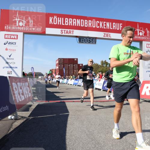 03.10.2025 - Köhlbrandbrückenlauf Lena Gebhardt http://msf.ph/oto/9045224 03.10.2025 13:00:58 Ziel 4069, 4140, 4177, 4407, 4425, 4512, 4820, 6042, 6464 meine-sportfotos.de