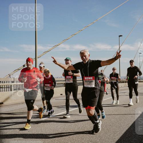 03.10.2025 - Köhlbrandbrückenlauf Michael Burmester http://msf.ph/oto/9045230 03.10.2025 12:27:26 Position 1 4487 meine-sportfotos.de