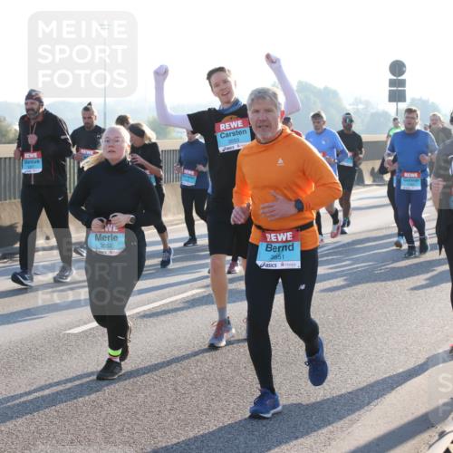 03.10.2025 - Köhlbrandbrückenlauf Lena Gebhardt http://msf.ph/oto/9045231 03.10.2025 09:27:37 Position 1 3553, 3552, 3551, 2572 meine-sportfotos.de