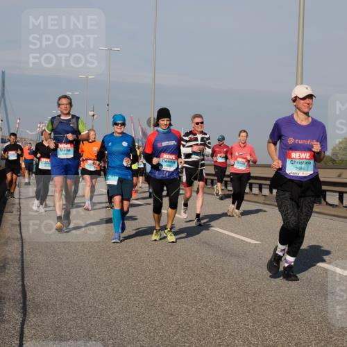 03.10.2025 - Köhlbrandbrückenlauf Fabian Wolf http://msf.ph/oto/9045256 03.10.2025 09:57:42 Position 3 2986 meine-sportfotos.de