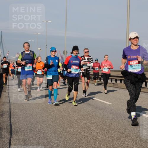 03.10.2025 - Köhlbrandbrückenlauf Fabian Wolf http://msf.ph/oto/9045262 03.10.2025 09:57:42 Position 3 3691, 2986 meine-sportfotos.de