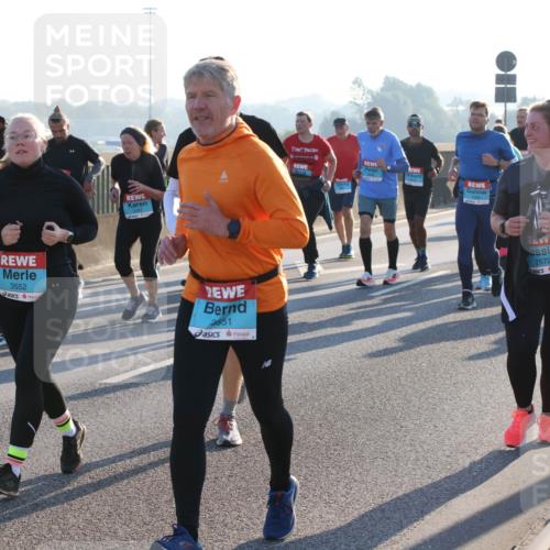03.10.2025 - Köhlbrandbrückenlauf Lena Gebhardt http://msf.ph/oto/9045263 03.10.2025 09:27:38 Position 1 3552, 3551, 2572 meine-sportfotos.de