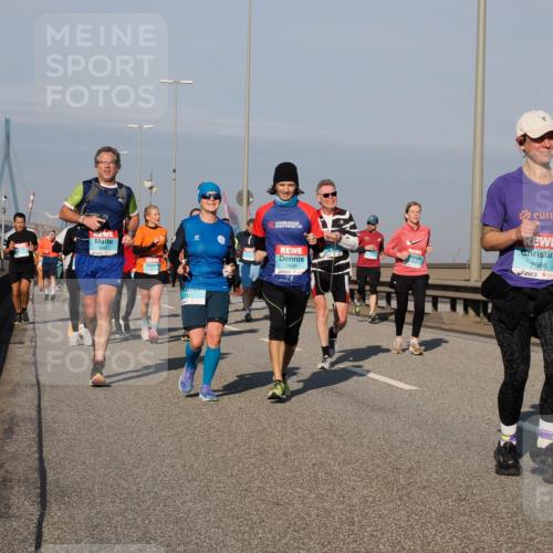 03.10.2025 - Köhlbrandbrückenlauf Fabian Wolf http://msf.ph/oto/9045268 03.10.2025 09:57:42 Position 3 2951, 2986 meine-sportfotos.de