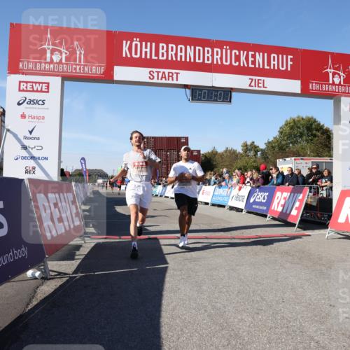 03.10.2025 - Köhlbrandbrückenlauf Lena Gebhardt http://msf.ph/oto/9045269 03.10.2025 13:01:01 Ziel 4039, 4069, 4140, 4177, 4407, 4425, 4512, 4820, 6464 meine-sportfotos.de