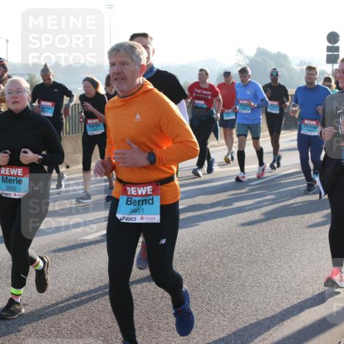 03.10.2025 - Köhlbrandbrückenlauf Lena Gebhardt http://msf.ph/oto/9045272 03.10.2025 09:27:38 Position 1 3552, 3551, 911119, 2572 meine-sportfotos.de