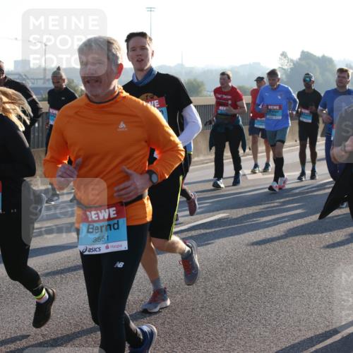 03.10.2025 - Köhlbrandbrückenlauf Lena Gebhardt http://msf.ph/oto/9045276 03.10.2025 09:27:38 Position 1 3552, 3551, 2572 meine-sportfotos.de