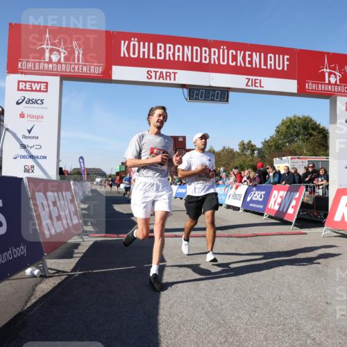 03.10.2025 - Köhlbrandbrückenlauf Lena Gebhardt http://msf.ph/oto/9045281 03.10.2025 13:01:02 Ziel 4039, 4069, 4140, 4177, 4407, 4425, 4512, 4820, 6464 meine-sportfotos.de