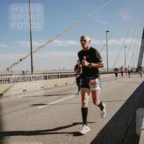 03.10.2025 - Köhlbrandbrückenlauf Michael Burmester http://msf.ph/oto/9045287 03.10.2025 12:27:31 Position 1 3, 6647 meine-sportfotos.de