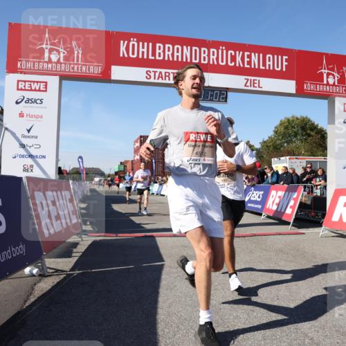 03.10.2025 - Köhlbrandbrückenlauf Lena Gebhardt http://msf.ph/oto/9045291 03.10.2025 13:01:02 Ziel 4039, 4069, 4140, 4177, 4407, 4425, 4512, 4820, 6464 meine-sportfotos.de