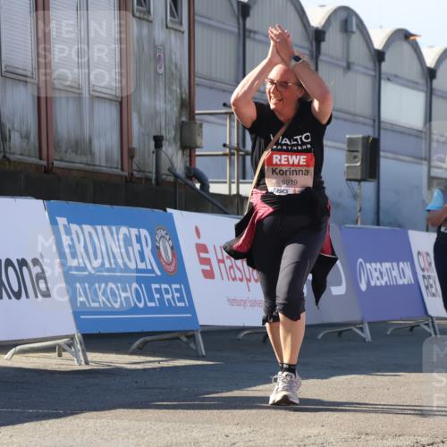 03.10.2025 - Köhlbrandbrückenlauf Luisa Fischer http://msf.ph/oto/9045318 03.10.2025 13:44:35 Ziel 5696, 5904, 5905, 5919, 6257, 6258 meine-sportfotos.de