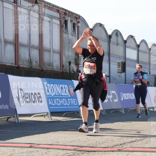 03.10.2025 - Köhlbrandbrückenlauf Luisa Fischer http://msf.ph/oto/9045322 03.10.2025 13:44:35 Ziel 5696, 5904, 5905, 5919, 6257, 6258 meine-sportfotos.de