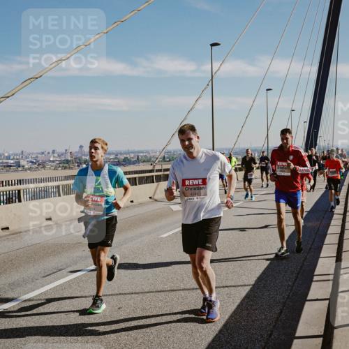 03.10.2025 - Köhlbrandbrückenlauf Michael Burmester http://msf.ph/oto/9045324 03.10.2025 12:27:41 Position 1 4451, 4244 meine-sportfotos.de