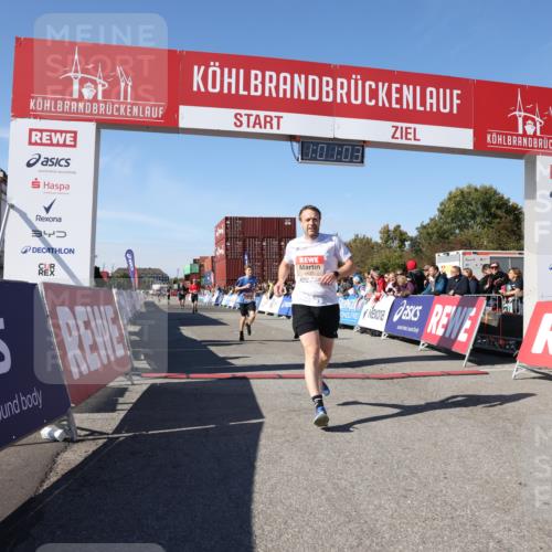 03.10.2025 - Köhlbrandbrückenlauf Lena Gebhardt http://msf.ph/oto/9045326 03.10.2025 13:01:04 Ziel 4039, 4069, 4140, 4177, 4407, 4425, 4512, 4820, 5779 meine-sportfotos.de
