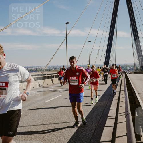 03.10.2025 - Köhlbrandbrückenlauf Michael Burmester http://msf.ph/oto/9045330 03.10.2025 12:27:42 Position 1 4244, 6454 meine-sportfotos.de