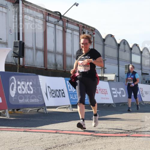 03.10.2025 - Köhlbrandbrückenlauf Luisa Fischer http://msf.ph/oto/9045331 03.10.2025 13:44:36 Ziel 5696, 5904, 5905, 5919, 6257 meine-sportfotos.de