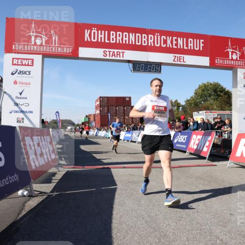 03.10.2025 - Köhlbrandbrückenlauf Lena Gebhardt http://msf.ph/oto/9045333 03.10.2025 13:01:04 Ziel 4039, 4069, 4140, 4177, 4407, 4425, 4512, 4820, 5779 meine-sportfotos.de