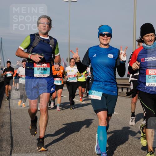 03.10.2025 - Köhlbrandbrückenlauf Fabian Wolf http://msf.ph/oto/9045334 03.10.2025 09:57:45 Position 3 361, 3691, 2147, 2951, 2938 meine-sportfotos.de