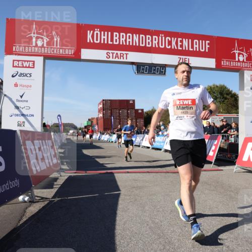 03.10.2025 - Köhlbrandbrückenlauf Lena Gebhardt http://msf.ph/oto/9045342 03.10.2025 13:01:05 Ziel 4039, 4069, 4140, 4177, 4407, 4425, 4512, 4820, 5779, 6614 meine-sportfotos.de