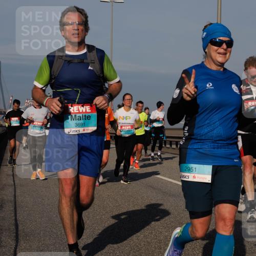03.10.2025 - Köhlbrandbrückenlauf Fabian Wolf http://msf.ph/oto/9045347 03.10.2025 09:57:45 Position 3 361, 1324, 3691, 2951 meine-sportfotos.de