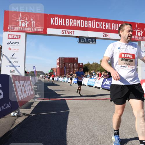 03.10.2025 - Köhlbrandbrückenlauf Lena Gebhardt http://msf.ph/oto/9045348 03.10.2025 13:01:05 Ziel 4039, 4069, 4140, 4177, 4407, 4425, 4512, 4820, 5779, 6614 meine-sportfotos.de