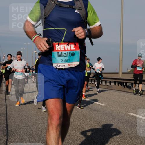 03.10.2025 - Köhlbrandbrückenlauf Fabian Wolf http://msf.ph/oto/9045360 03.10.2025 09:57:46 Position 3 361, 1324, 21, 3691 meine-sportfotos.de
