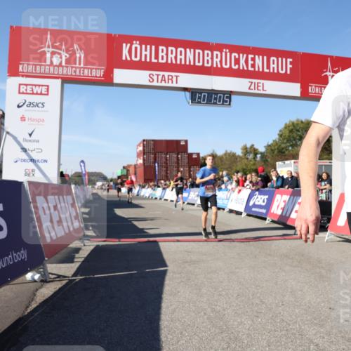 03.10.2025 - Köhlbrandbrückenlauf Lena Gebhardt http://msf.ph/oto/9045362 03.10.2025 13:01:06 Ziel 4039, 4069, 4140, 4177, 4407, 4425, 4512, 4820, 5779, 6614 meine-sportfotos.de