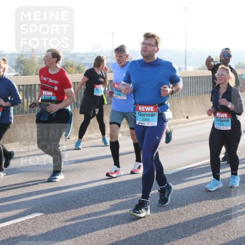 03.10.2025 - Köhlbrandbrückenlauf Lena Gebhardt http://msf.ph/oto/9045364 03.10.2025 09:27:41 Position 1 2780, 2024, 2366, 2375, 2681 meine-sportfotos.de
