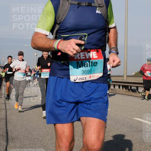 03.10.2025 - Köhlbrandbrückenlauf Fabian Wolf http://msf.ph/oto/9045366 03.10.2025 09:57:46 Position 3 361, 1324, 1204, 3691 meine-sportfotos.de